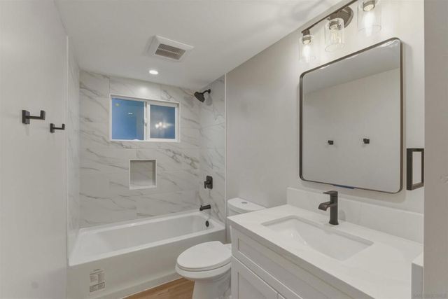 752 W 9th Ave, Escondido, CA 92025