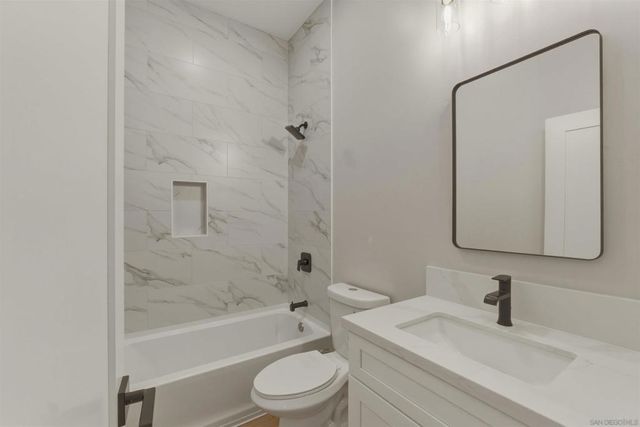 752 W 9th Ave, Escondido, CA 92025