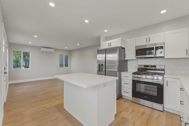 752 W 9th Ave, Escondido, CA 92025