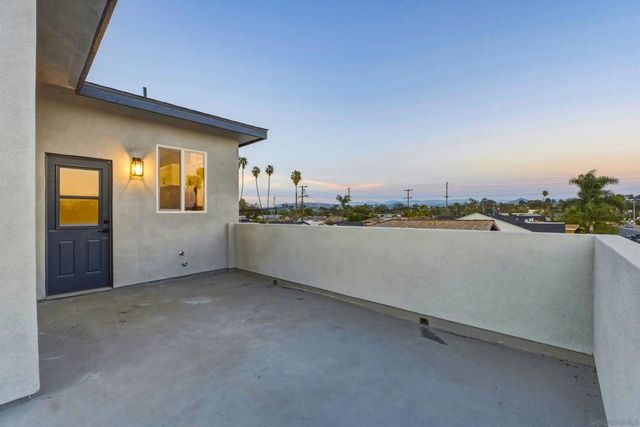 752 W 9th Ave, Escondido, CA 92025