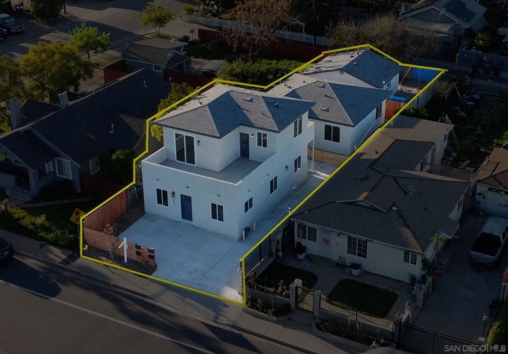 Image 1 of property listing at 752 W 9th Ave, Escondido, CA 92025