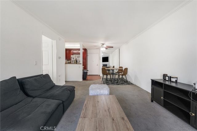 21450 Burbank Boulevard 203, Woodland Hills, CA 91367