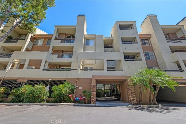 21450 Burbank Boulevard 203, Woodland Hills, CA 91367