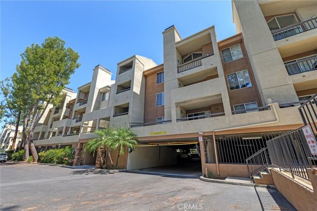 21450 Burbank Boulevard 203, Woodland Hills, CA 91367