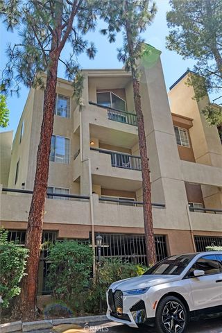 21450 Burbank Boulevard 203, Woodland Hills, CA 91367