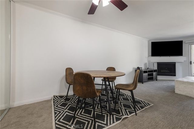 21450 Burbank Boulevard 203, Woodland Hills, CA 91367