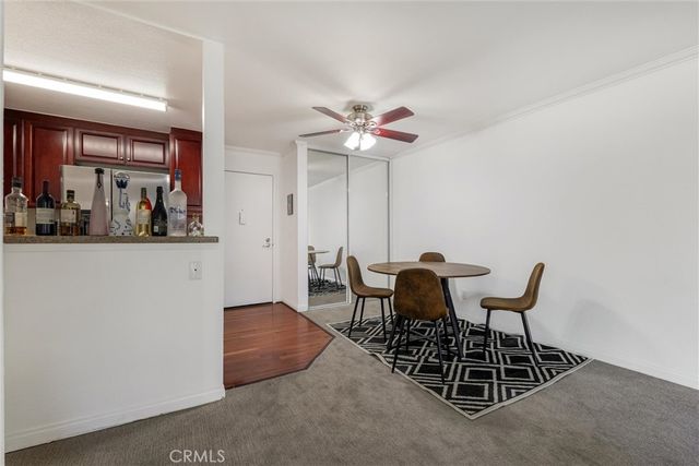 21450 Burbank Boulevard 203, Woodland Hills, CA 91367