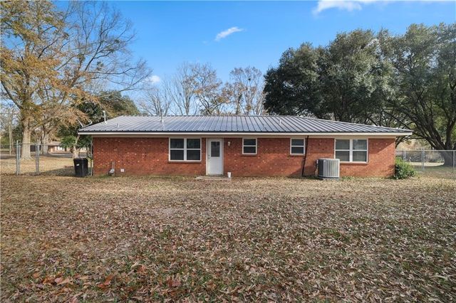 517 KISATCHIE Drive, Dry Prong, LA 71423