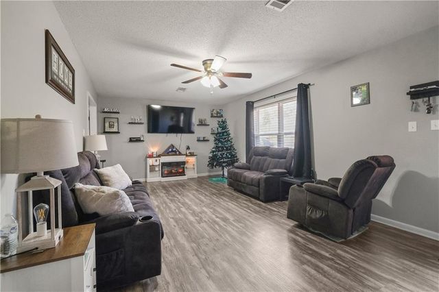 517 KISATCHIE Drive, Dry Prong, LA 71423