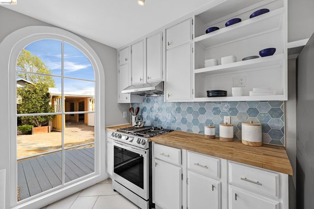 658 32Nd St, Richmond, CA 94804