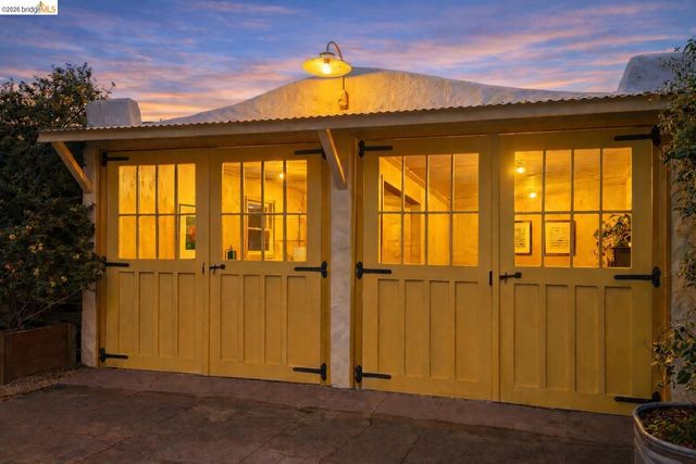 658 32Nd St, Richmond, CA 94804