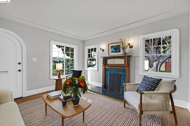 658 32Nd St, Richmond, CA 94804