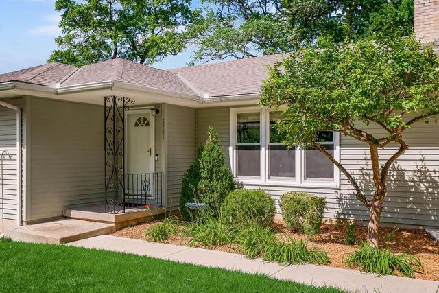 7834 Windsor Street, Prairie Village, KS 66208