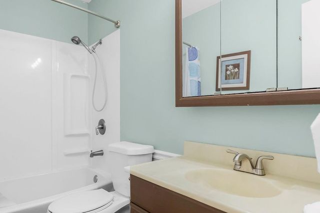 7834 Windsor Street, Prairie Village, KS 66208