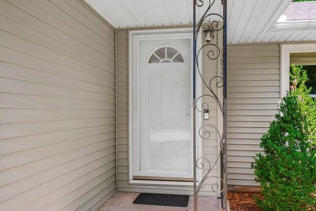 7834 Windsor Street, Prairie Village, KS 66208