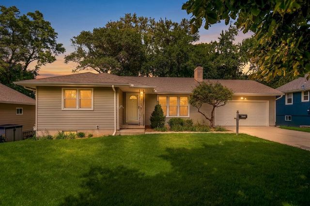 7834 Windsor Street, Prairie Village, KS 66208