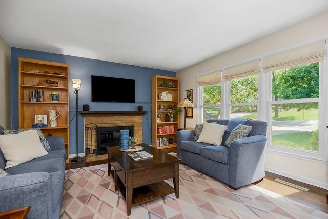 7834 Windsor Street, Prairie Village, KS 66208