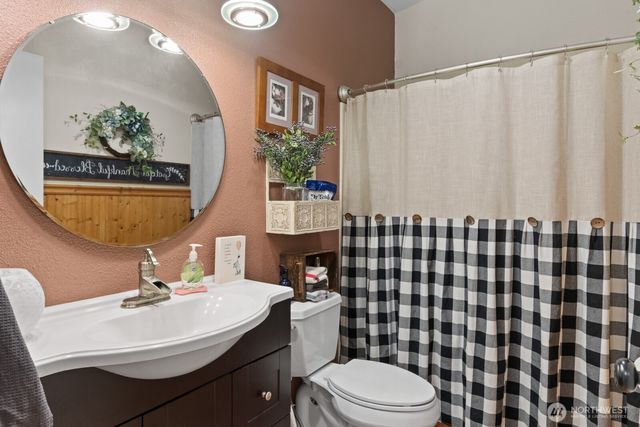 6740 101st Avenue SW, Olympia, WA 98512