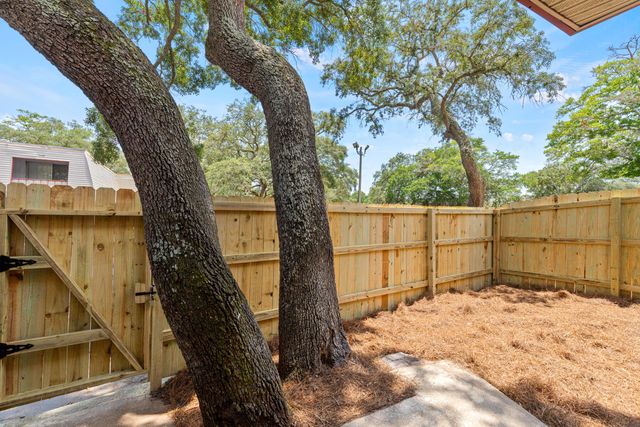 210 Pelham, 112A, Fort Walton Beach, FL 32547