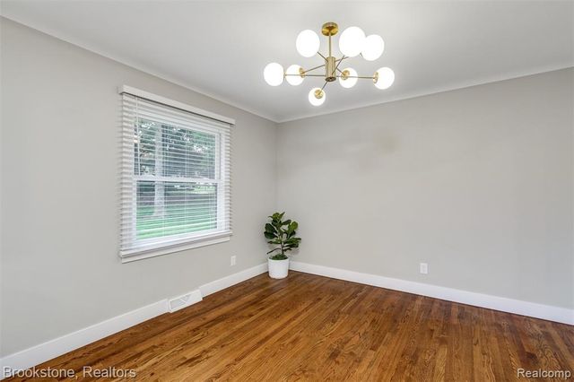 2784 Aldgate Drive, Bloomfield Hills, MI 48304