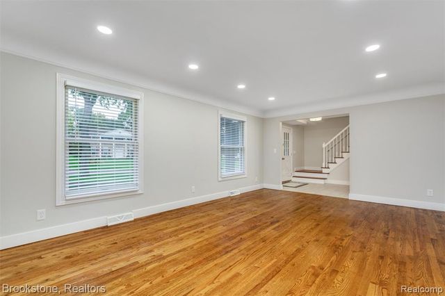 2784 Aldgate Drive, Bloomfield Hills, MI 48304