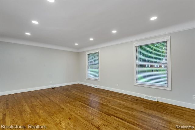 2784 Aldgate Drive, Bloomfield Hills, MI 48304