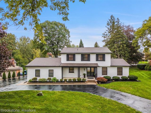 2784 Aldgate Drive, Bloomfield Hills, MI 48304