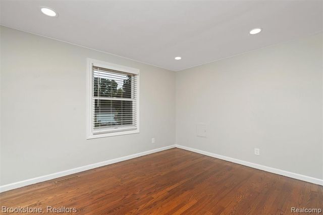 2784 Aldgate Drive, Bloomfield Hills, MI 48304