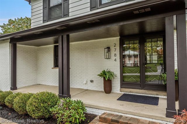 2784 Aldgate Drive, Bloomfield Hills, MI 48304