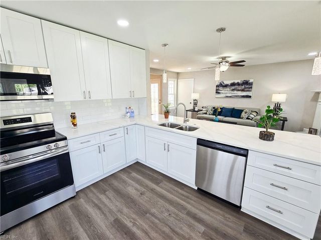 1128 Stoney Brook LNDG, Chesapeake, VA 23320