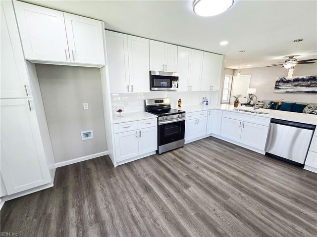 1128 Stoney Brook LNDG, Chesapeake, VA 23320