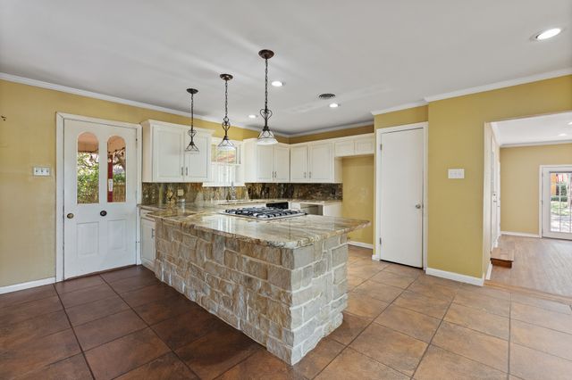 7 Hill Terrace Place, Cleburne, TX 76033