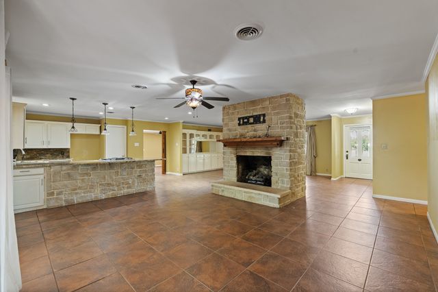 7 Hill Terrace Place, Cleburne, TX 76033