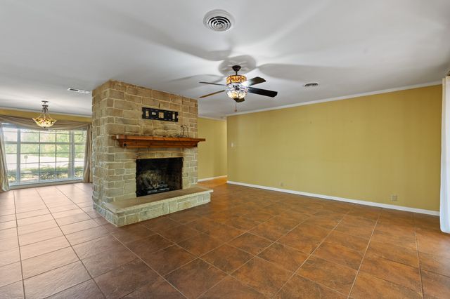 7 Hill Terrace Place, Cleburne, TX 76033