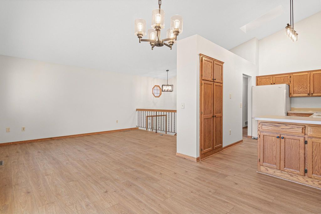 1547 Clemson Drive, Eagan, MN 55122 — photo 5
