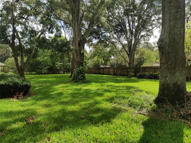 1914 Seakale Lane, Houston, TX 77062