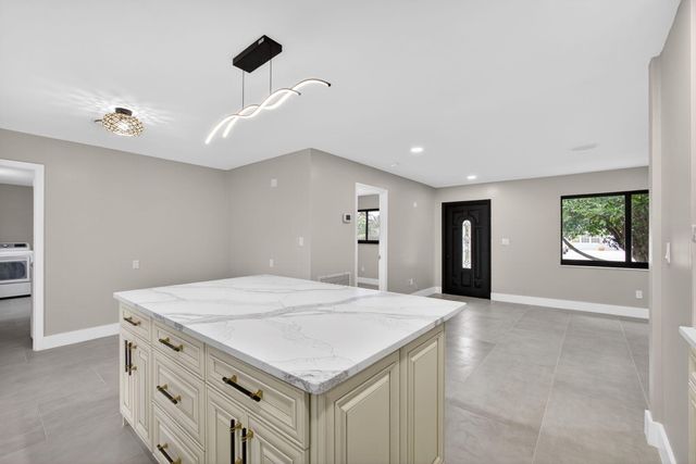 3374 Florida Boulevard, Palm Beach Gardens, FL 33410