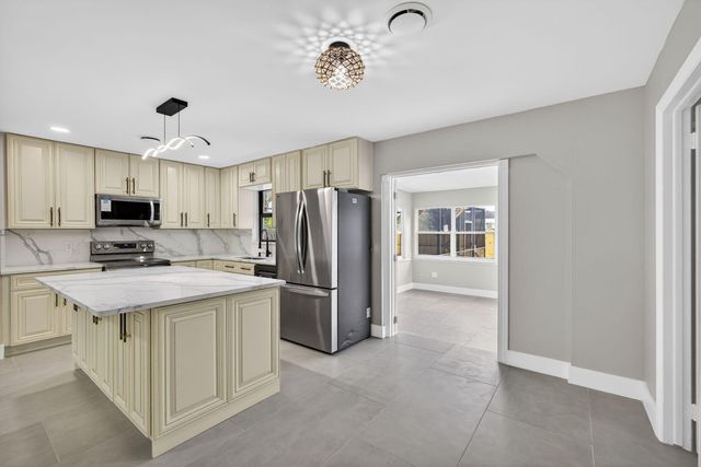 3374 Florida Boulevard, Palm Beach Gardens, FL 33410