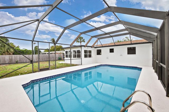 3374 Florida Boulevard, Palm Beach Gardens, FL 33410