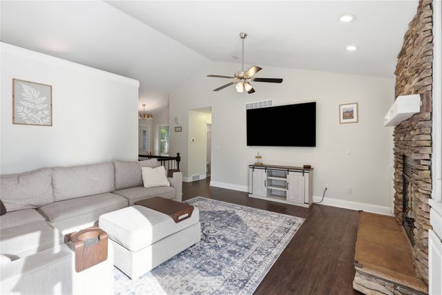 309 NW Winterberry Street, Ankeny, IA 50023