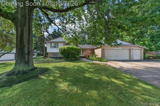 6611 Cottonwood Knoll Court, West Bloomfield Charter Township, MI 48322
