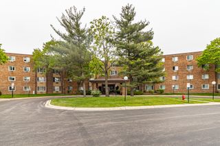 1475 REBECCA Drive 422, Hoffman Estates, IL 60194