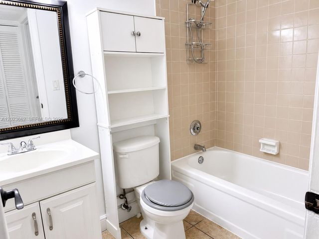 7668 SW 152nd Avenue 2206, Miami, FL 33193