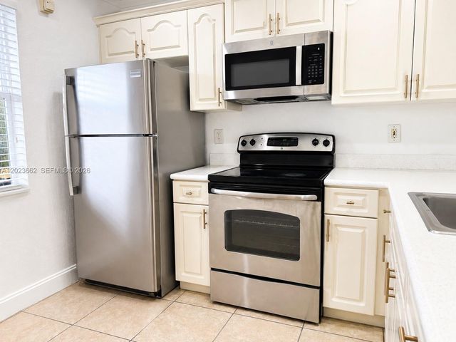 7668 SW 152nd Avenue 2206, Miami, FL 33193