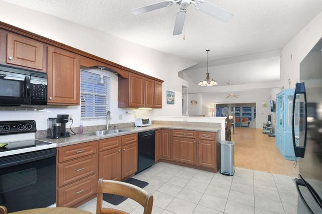 4072 Gator Trace Road, Fort Pierce, FL 34982