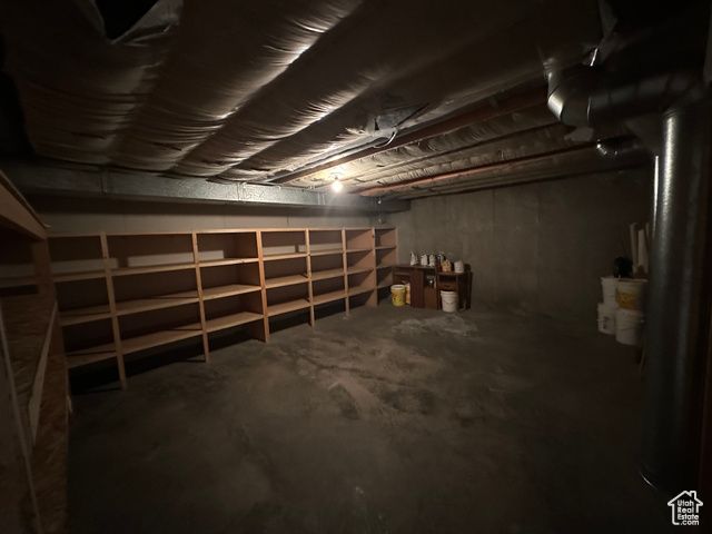 445 E 100 S, Moroni, UT 84646