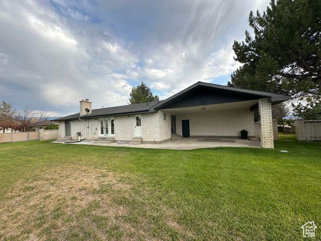 445 E 100 S, Moroni, UT 84646
