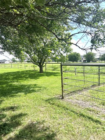 4024 County Road 415, Alvarado, TX 76009