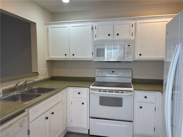 106 Red Bud Court, Brunswick, GA 31520