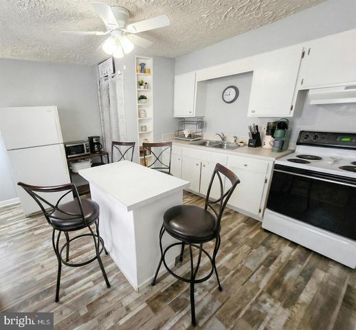 1150-1152 E PHILADELPHIA ST, York, PA 17403